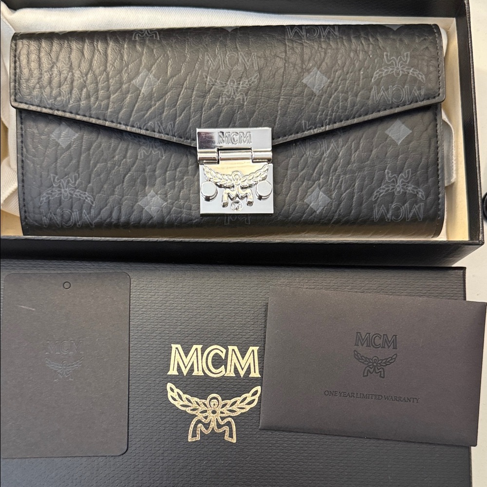 MCM Black Pebbled Visetos Envelope Wallet with Silver Lock